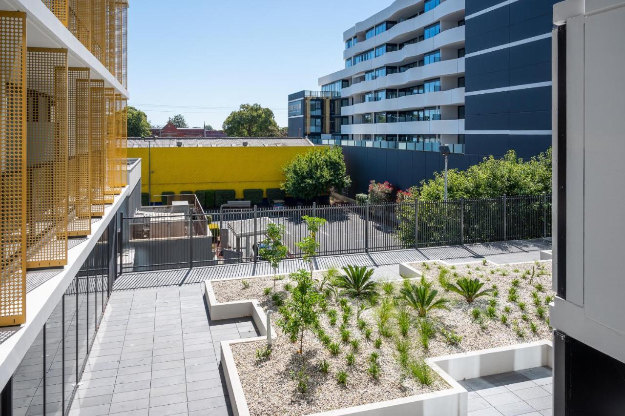 Oros Hotel And Apartments Oakleigh Exterior photo